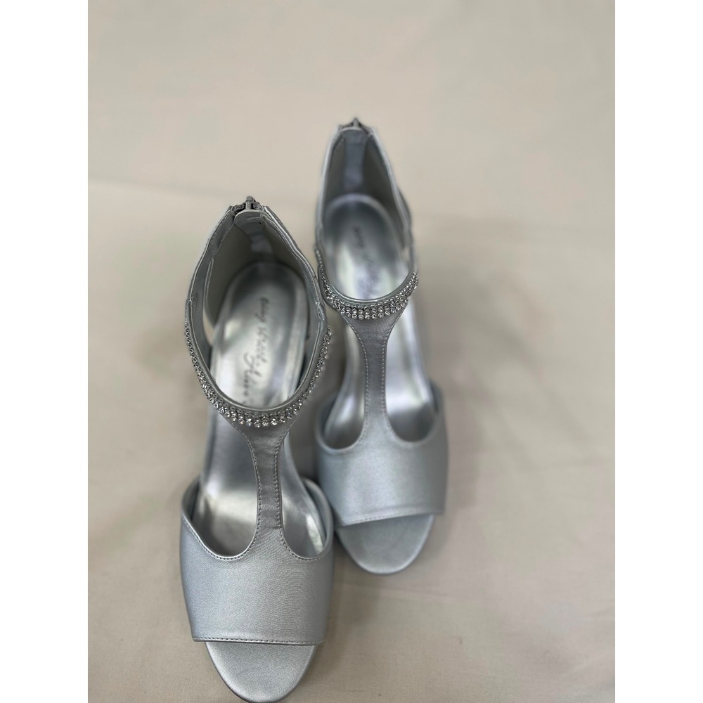 Easy Street Alive 5 Flash Silver Satin Rhinestone T-Strap Peep Toe Heels 9W